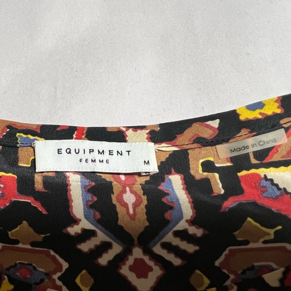 Equipment Liam Southwest Aztec Boho Print Silk Top Size Medium - Picture 5 of 7